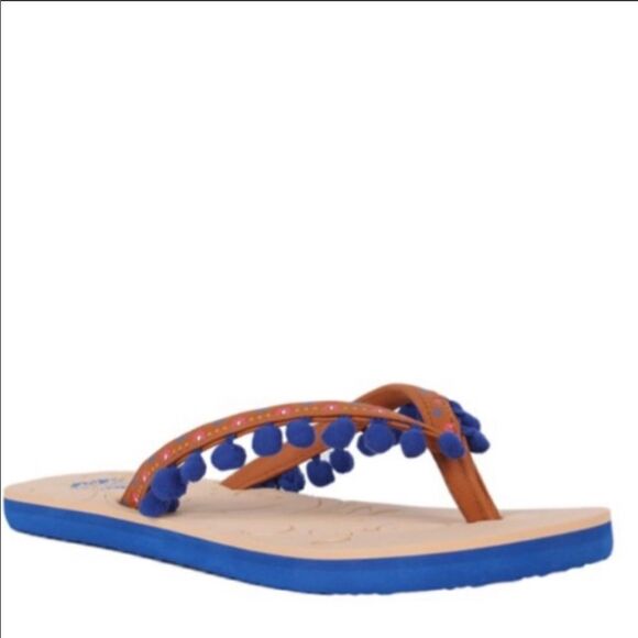‎Pom Pom Flip Flops - Picture 1 of 3